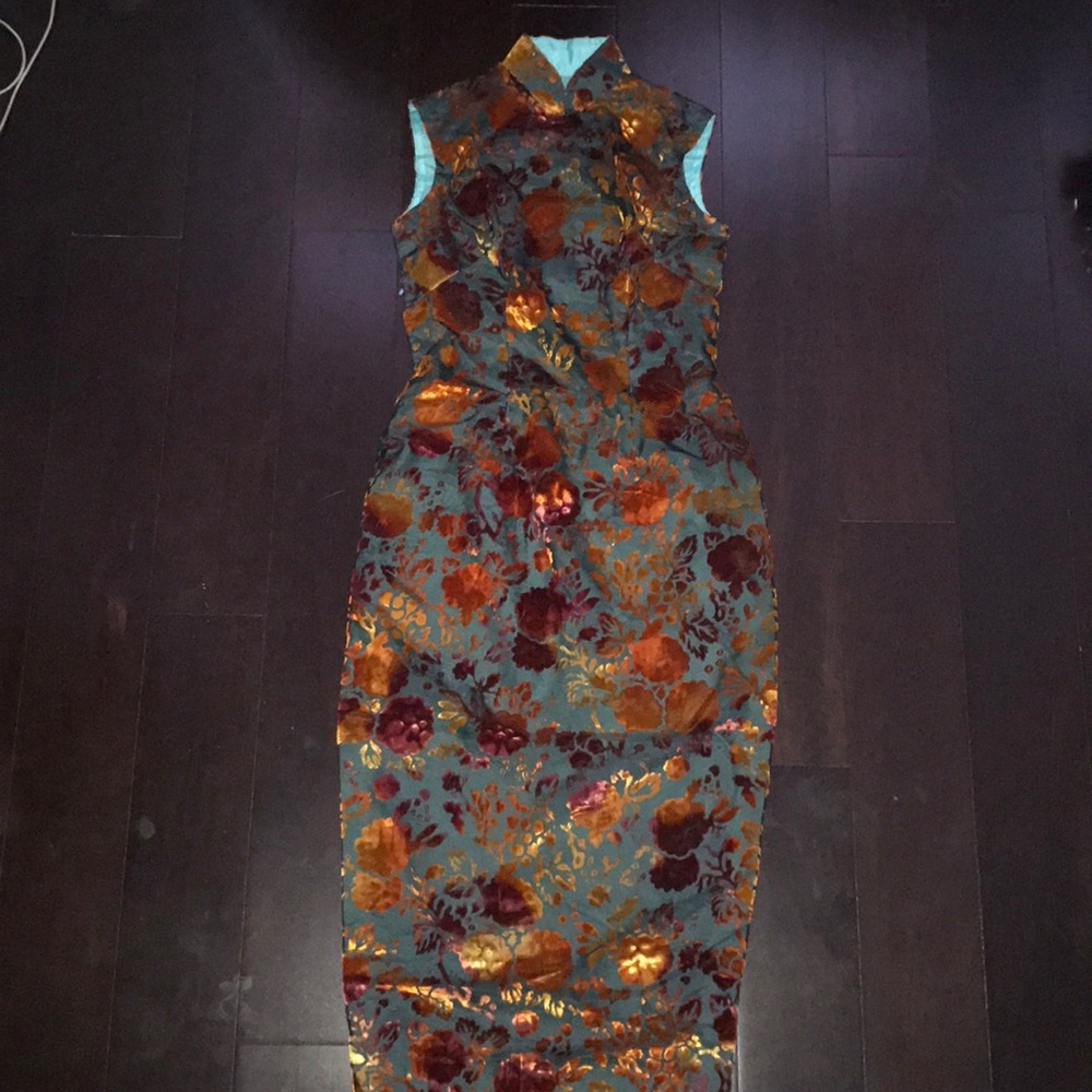 Velvet embroidered chinoise full length dress
